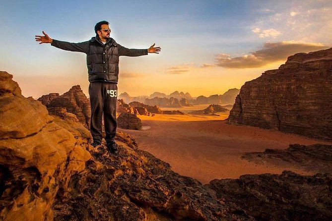 2 Hour Jeep Tour - Wadi Rum Desert & Canyon - Tea with a Bedouin guide
