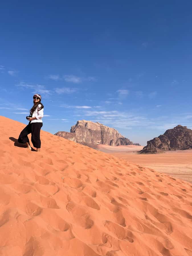 2H Jeep Tour Morning or Sunset Wadi Rum Desert Highlights - Tea with a Bedouin welcome