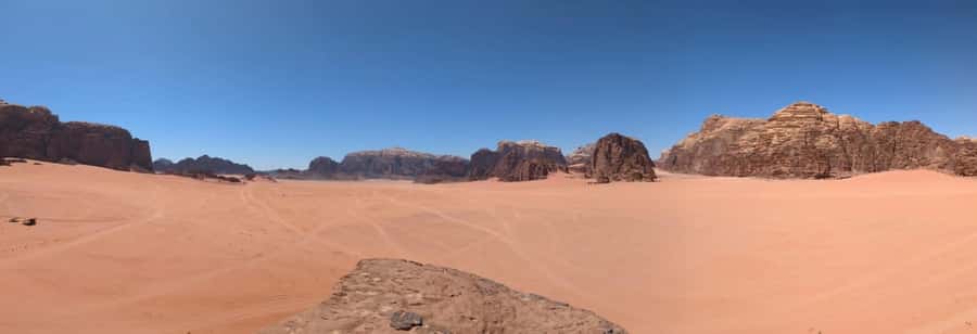 2H Jeep Tour Morning or Sunset Wadi Rum Desert Highlights - What the guiding adds