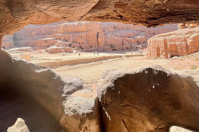 3 Epic Nights in South Jordan exploring with the locals. - A four-day route through southern Jordan