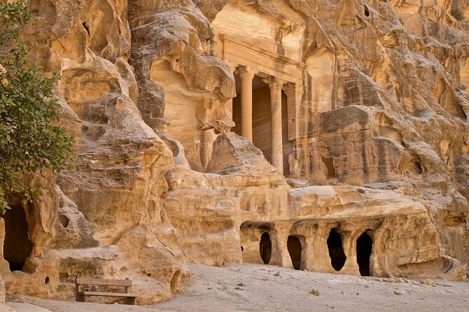 3-Hour 4x4 Safari in Little Petra - The first-century ceiling frescoes