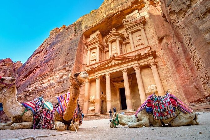 3-hour Private Guided Tour In Petra with hotel pick up. - Starting at the Visitor Center and entering the Siq
