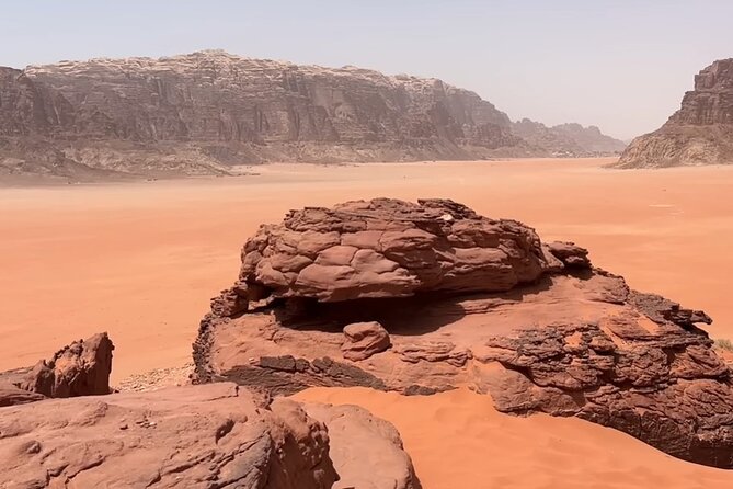 4-Day Private Tour, Jordan superiority - Petra through the Siq to the Treasury