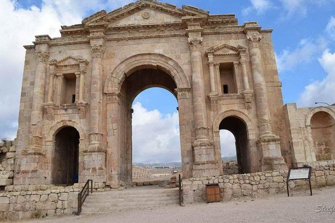 4-Day Tour from Amman: Amman, Nebo, Jerash, Petra, Wadi Rum and Dead sea - A Night at Wadi Rum and a Two-Hour Jeep Ride