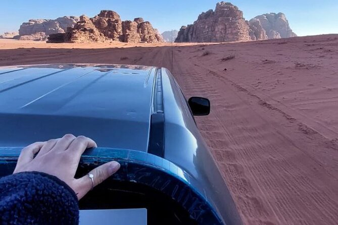 4x4 Full-Day Desert Tour - Khazali Canyon and the value of a short walk