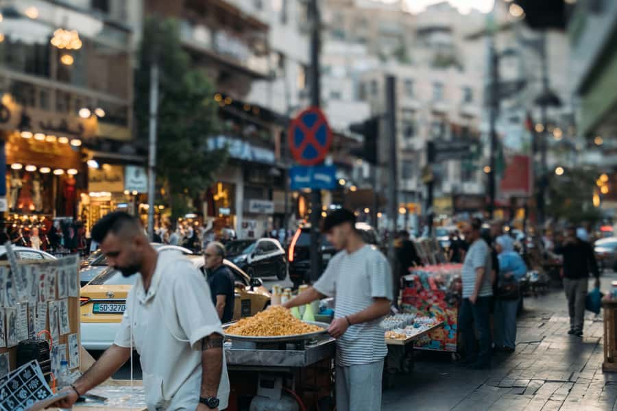 Amman: Guided Food Tour in Downtown - What the walking format means for you