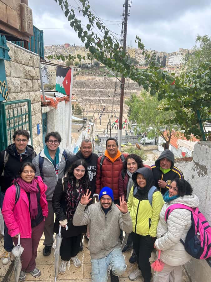 Amman: Hidden Gems & Underground Local Neighborhoods Tour - Markets, shops, and the practical side of Amman