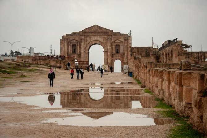 Amman - Jerash - Ajloun - Amman - The guide question: driver, guide, or both?