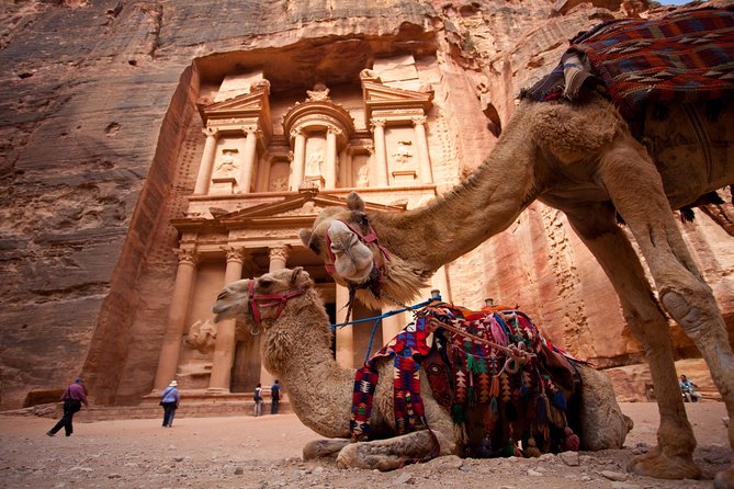 Best of Jordan Tour Amman Petra and Dead Sea with Camping at Wadi Rum - Day 3: Entering Petra through the Siq
