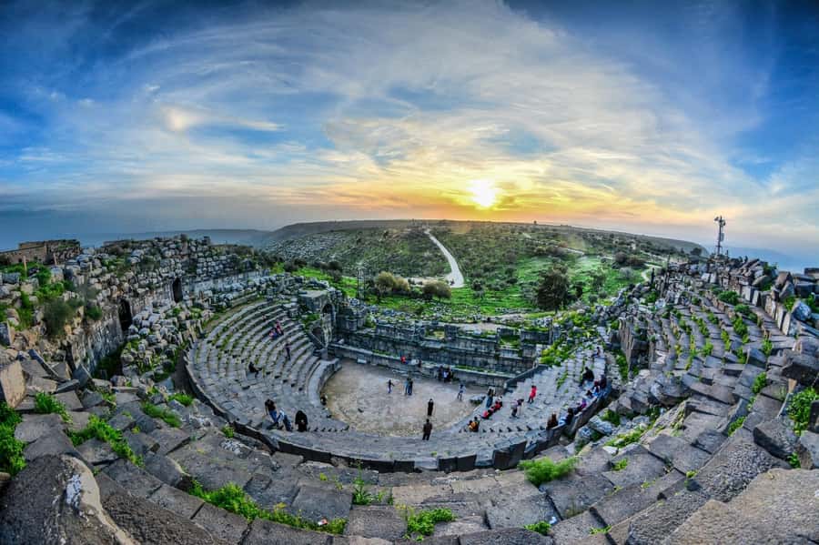 Day Tour Jerash - Ajloun and Um Qais From Amman - Jerash: three hours among Roman streets and theaters
