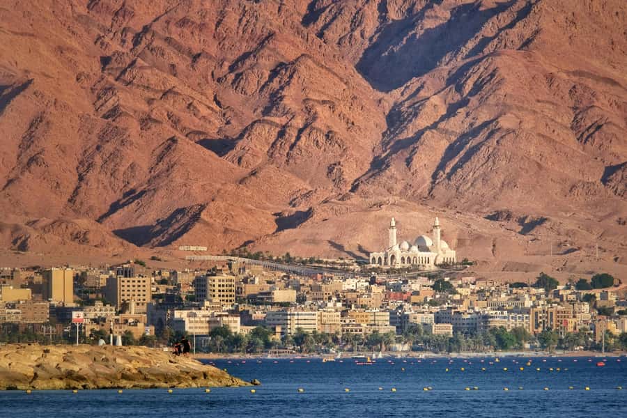 Discover Aqaba in Style: A 3-h City Tour by Car with meal - Ayla and the meeting of old and new