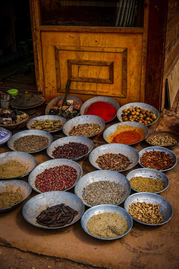 Discover Aqaba in Style: A 3-h City Tour by Car with meal - A local meal, shawarma, kunafa, and coffee