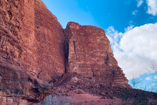 Explore Wadi Rum: Jeep Tour, Bed and Breakfast, and Dinner - Why Wadi Rum works best with an overnight stay