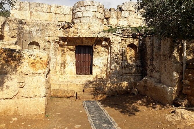 Exploring Shrines, Mosques, and Holy Landmarks Private Tour - Grand Husseini Mosque in downtown Amman