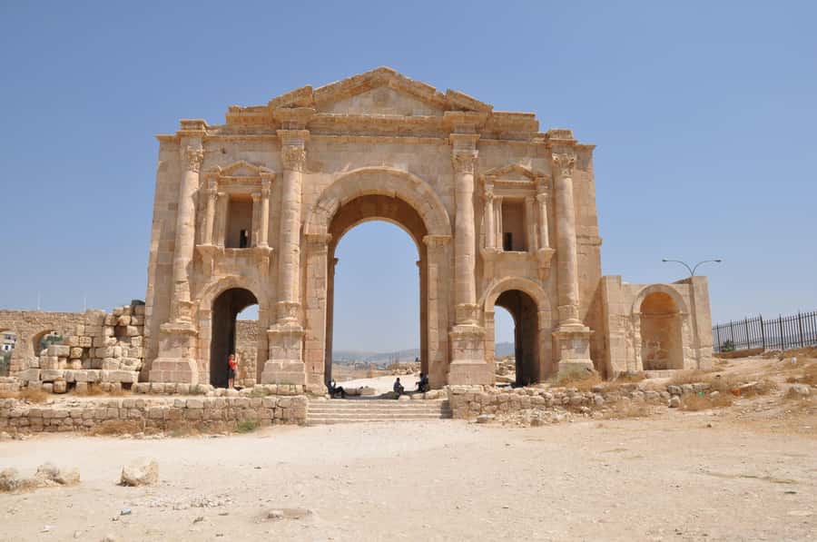 From Amman: Private Jerash, Ajloun Castle, and Umm Qais Tour - Ajloun Castle adds a medieval change of pace