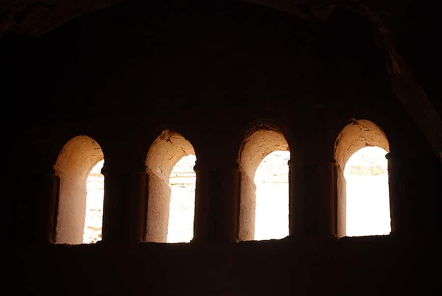 From Amman: Umayyad Desert Castles Tour with Transfer - Quseir Amra and the art inside the desert