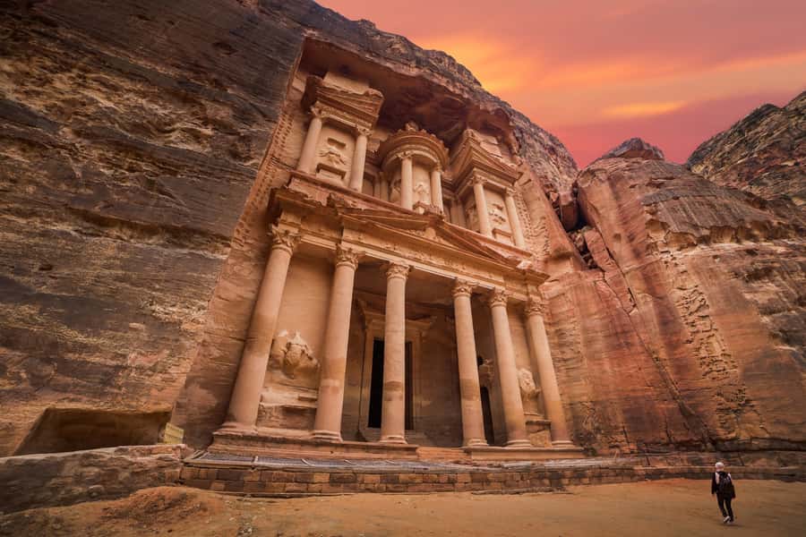 From Aqaba: Petra 1 Day Tour - Walking through the Siq to the Treasury