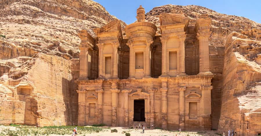 From Dead Sea: Private Full-Day Petra Tour - Lunch and Jordanian food near Petra