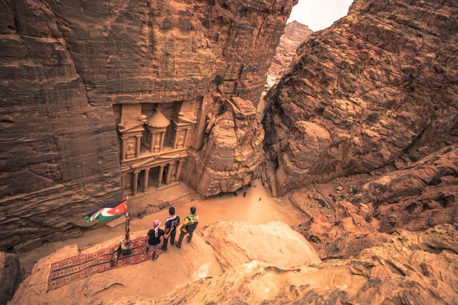 From Eilat: Petra Day Group Tour - Lunch in a local restaurant