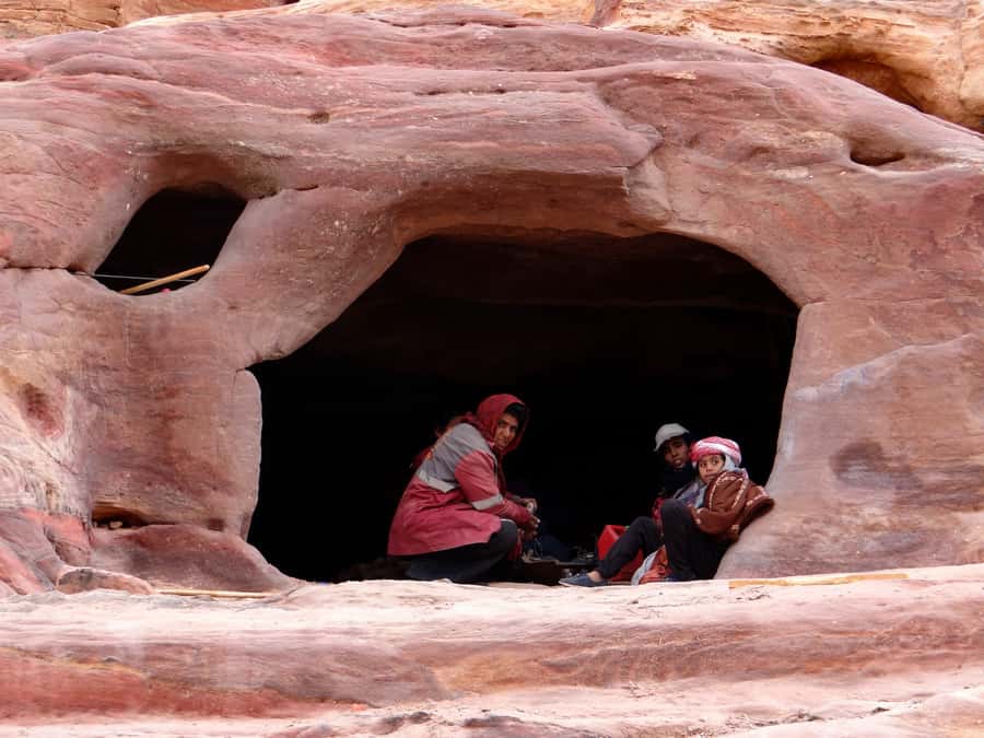 From Eilat: Petra Guided Full-Day Trip with Lunch - Entering Petra through the Siq