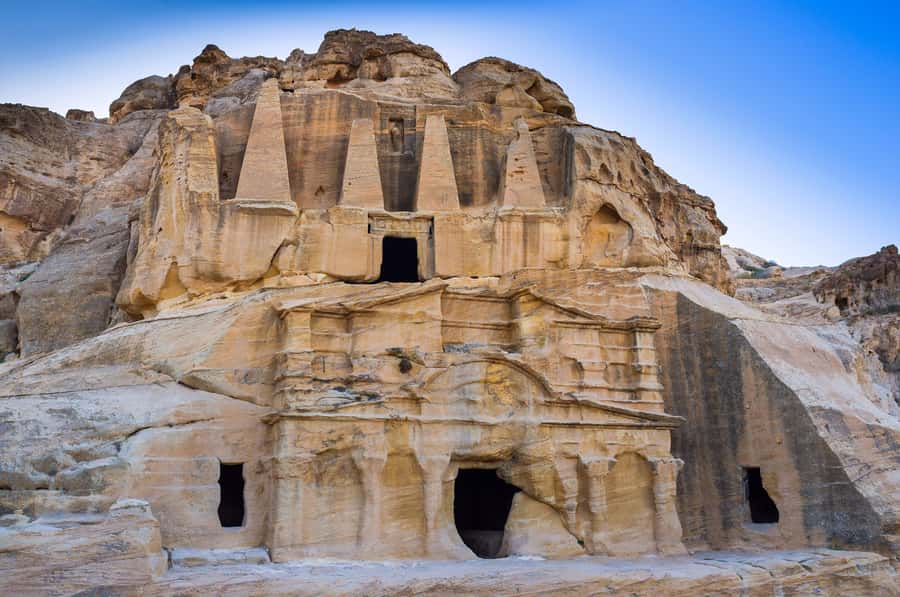 From Eilat: Petra Tour with Transfer and Lunch - Border assistance is useful, but allow for procedure