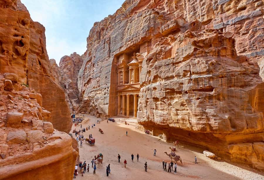 From Tel Aviv: Full-Day Trip to Petra with Roundtrip Flights - Entering Petra through the Siq