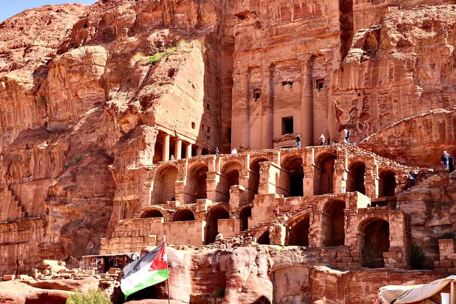 From Tel Aviv: Guided Day Trip to Petra with Lunch - Lunch at a local restaurant