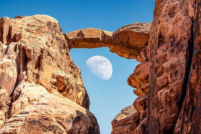 Full-Day Jeep Safari "Wadi Rum Highlights!" w/ Bedouin Lunch - Red Sand Dunes and Photo Stops