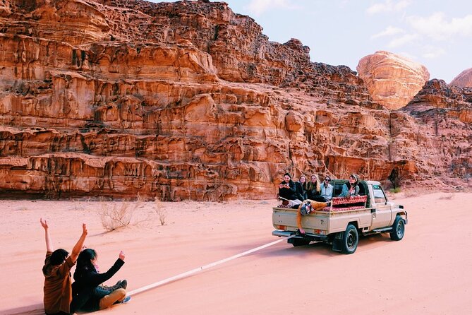 Full Day Jeep Tour in Wadi Rum (incl. Bedouin picnic lunch) - What the eight-hour Wadi Rum day feels like