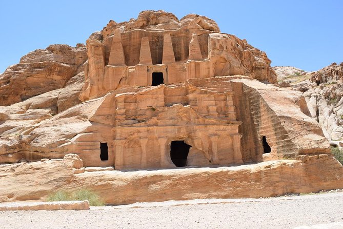 Full-Day Private Round-Trip Transfers to Petra from Amman - Arriving at Petra’s entrance