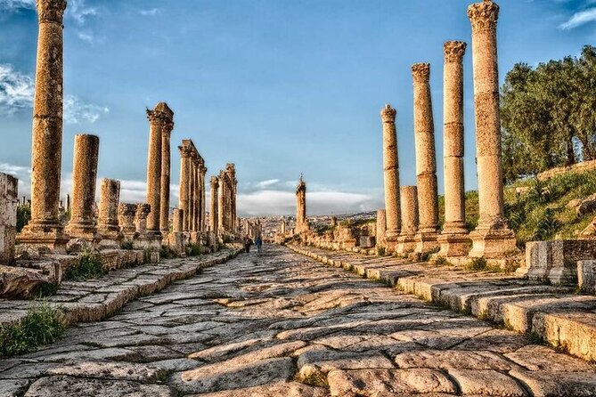 Full Day Tour in Jerash and Amman City from Amman - King Abdullah Mosque and a different side of Amman