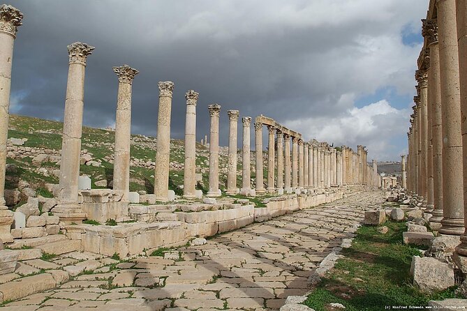 Full day Tour in Jerash and Dead sea from Amman - Should you hire a local guide at Jerash?
