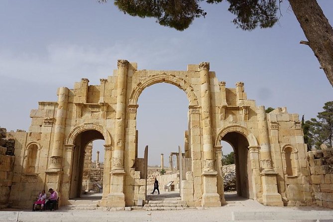 Half Day Private Tour From Amman To Jerash - What the driver service adds