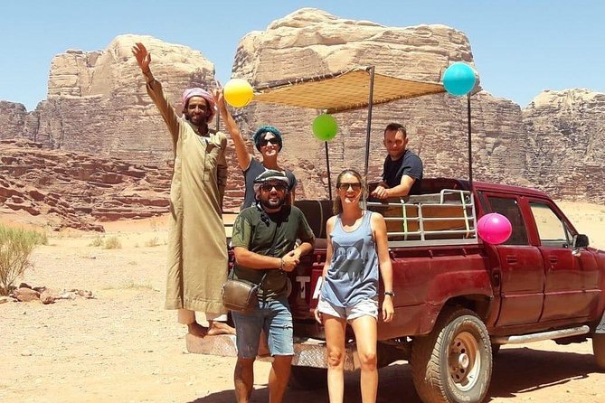 horse riding 2 hours tour in Wadi Rum - Small-group service, guides, and what to expect