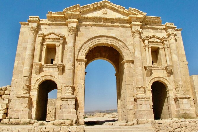 Jerash Sightseeing transportation from Amman - Colonnaded Street: Jerash’s grand Roman entrance
