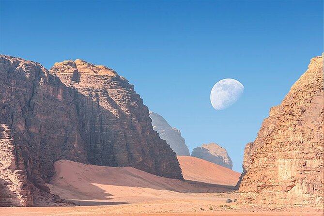 Jordan Pass 2- Night Private Secret Escape Tour Petra, Wadi Rum, & the Dead Sea - Day 2: Petra from the Siq to the Treasury