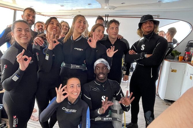 Journey of Diving or Snorkelling from a Boat - What the Four-Hour Schedule Feels Like