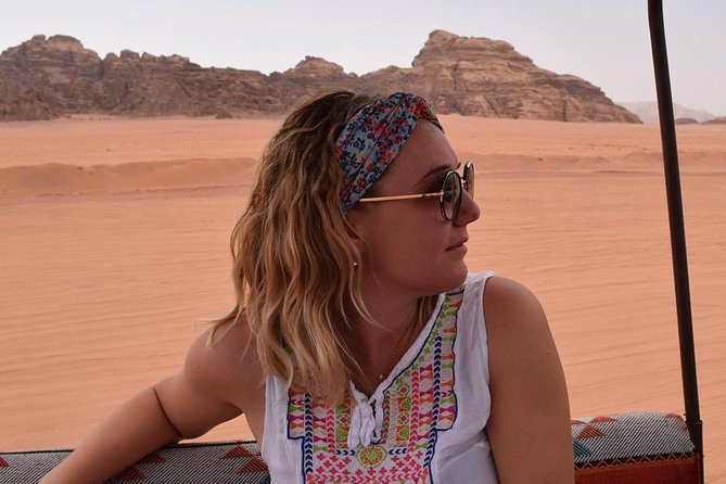 Lawrence's House Jeep Tour (5 hours) - Jebel Khazali, a cool passage filled with old carvings