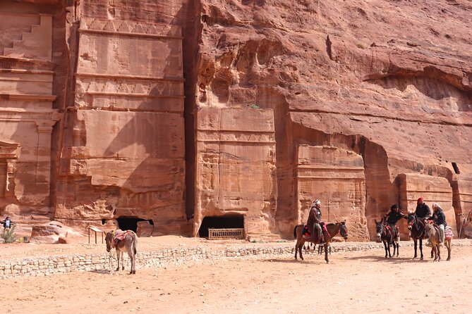Literary tourism experience in Petra - Day one: Wadi Musa, local life, and a first reading