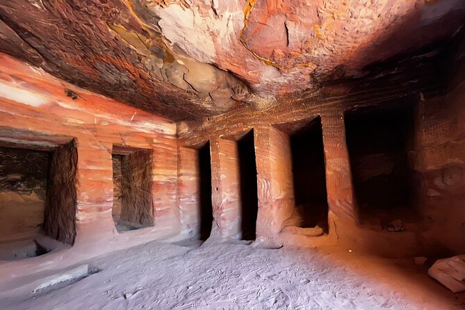 One Day Petra from Aqaba - Guided Tour - Lunch, drinks, and the small print