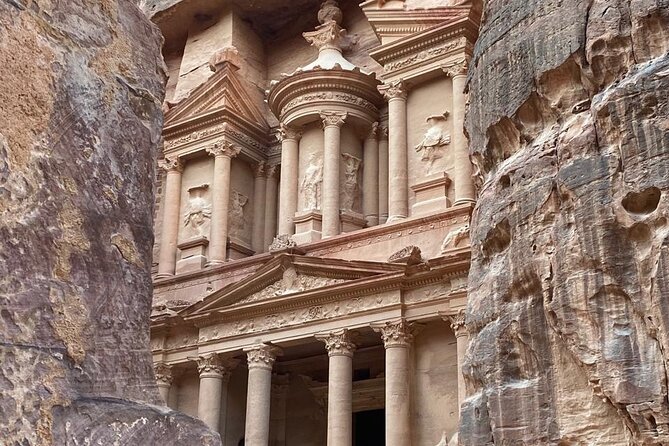 Petra and Wadi Rum in One Day | The Jordanian Mappers - The value of private guiding