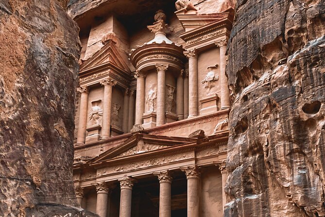 Petra Highlight Tour with Private Guide Sami Nawafleh | 2.5 Hours - Why the Siq makes this short Petra tour worthwhile