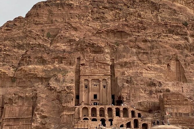 Petra Highlight Tour with Private Guide Sami Nawafleh | 2.5 Hours - Great Temple, Roman shops, and Qasr al Bint
