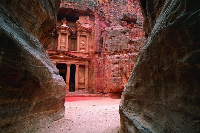 Petra One Day Tour - Entering Petra through the Siq