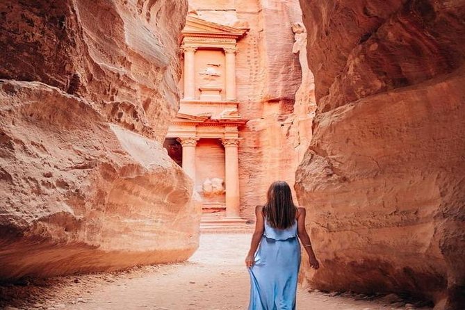 Petra Transfer From Or To Amman - Meeting the driver at Queen Alia International Airport
