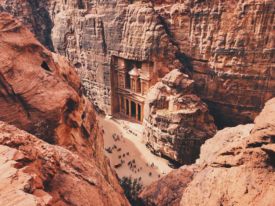 Petra & Wadi Rum: Full Day Private Tour with Hotel Pickup - The Treasury, Street of Facades, and Royal Tombs