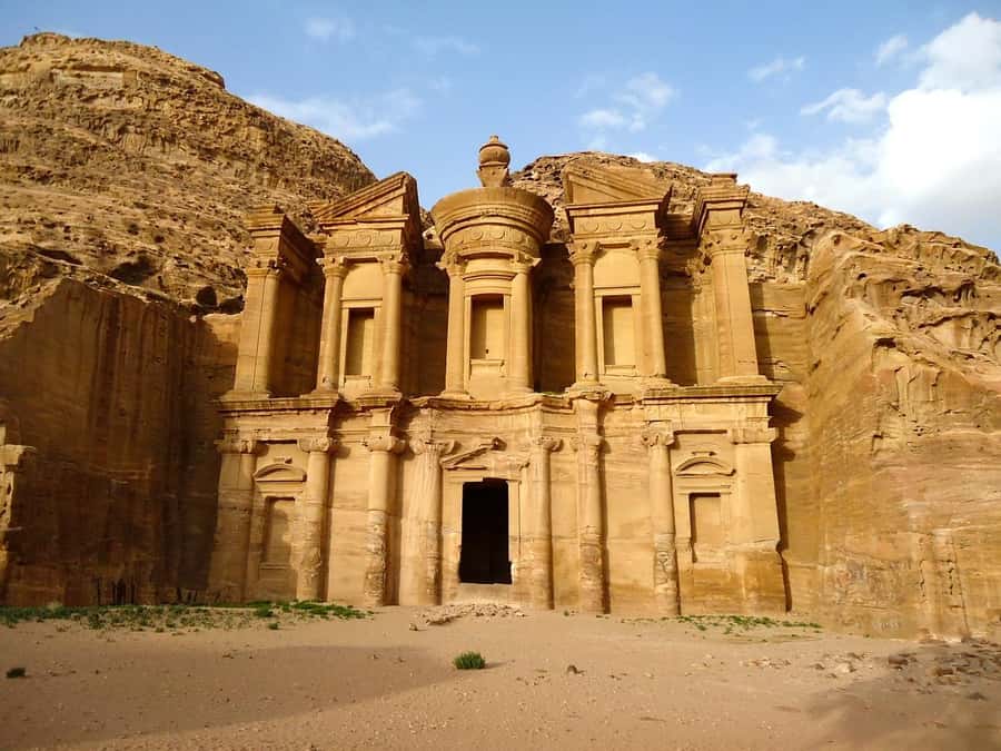 Petra & Wadi Rum: Full Day Private Tour with Hotel Pickup - Who should book this day trip