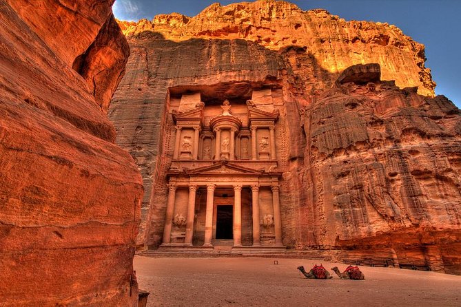 Petra & Wadi Rum in 3 Days from Amman Airport - Entering Petra through the Siq