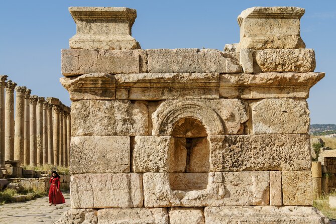 Private Half Day Tour in Jerash From Amman - Entering Jerash Through Hadrian’s Arch