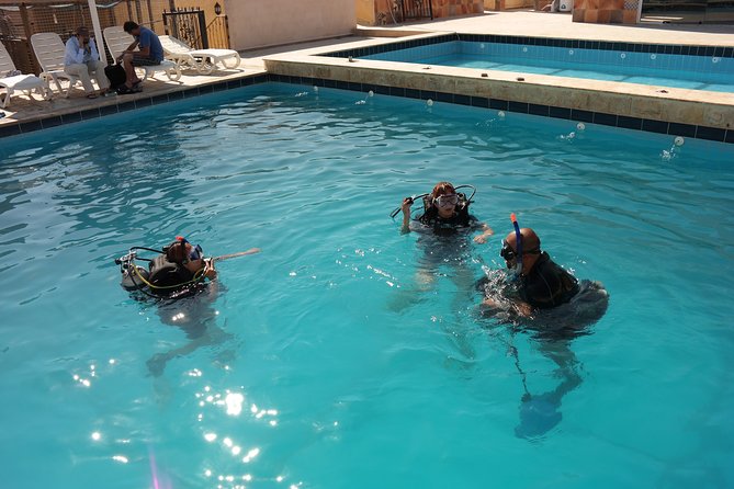 Private Intro Scuba Dive – Aqaba Coral Reefs - The 15-minute lesson before entering the water